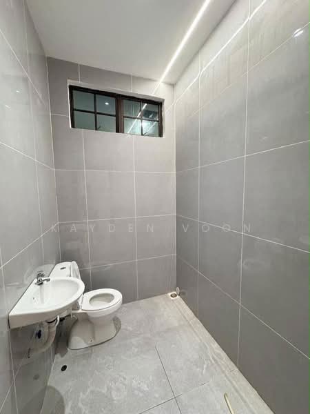 Rumah Teres 2 Tingkat untuk Dijual di Ulu Tiram (Johor) - Kayden Voon - Bathroom - PropertyGuru.com.my