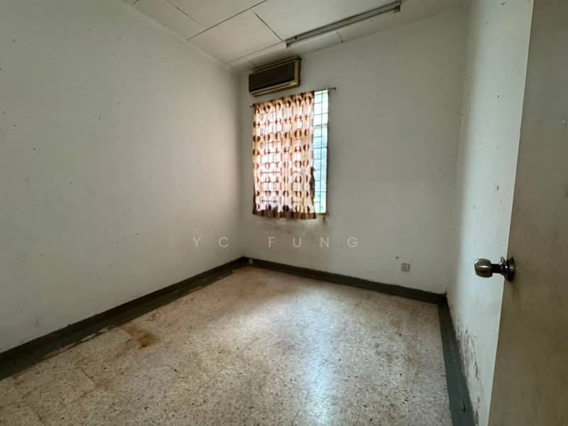 1.5-storey Terraced House for Rent in Taman Molek (Johor Bahru) - YC Fung - Interior - PropertyGuru.com.my