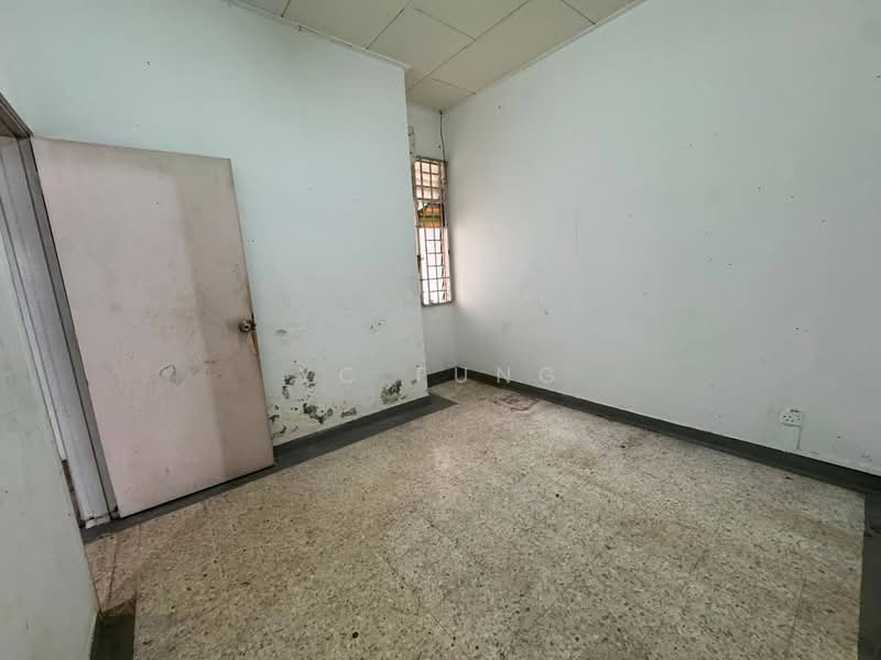 1.5-storey Terraced House for Rent in Taman Molek (Johor Bahru) - YC Fung - Interior - PropertyGuru.com.my