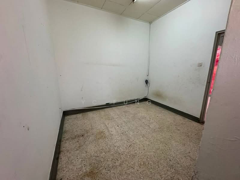 1.5-storey Terraced House for Rent in Taman Molek (Johor Bahru) - YC Fung - Interior - PropertyGuru.com.my