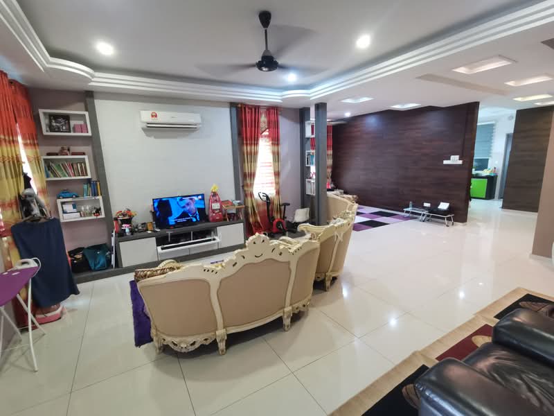 Rumah Berkembar untuk Dijual di Taman Vista Kirana (Bukit Katil) - Tim Piong - Living Room - PropertyGuru.com.my