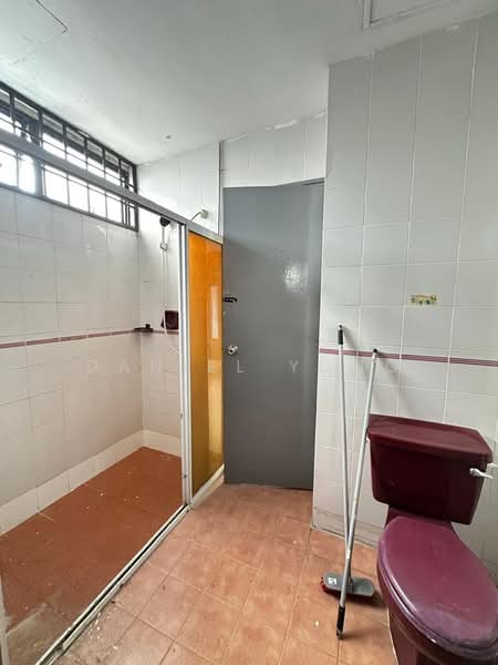 Condominium for Rent at Aloha Tower Condominium - Daniel Yong - Bathroom - PropertyGuru.com.my