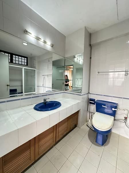 Condominium for Rent at Aloha Tower Condominium - Daniel Yong - Bathroom - PropertyGuru.com.my