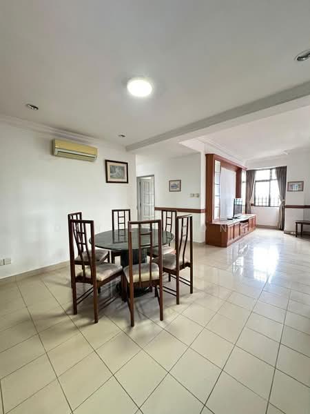 Condominium for Rent at Aloha Tower Condominium - Daniel Yong - Dining Room - PropertyGuru.com.my