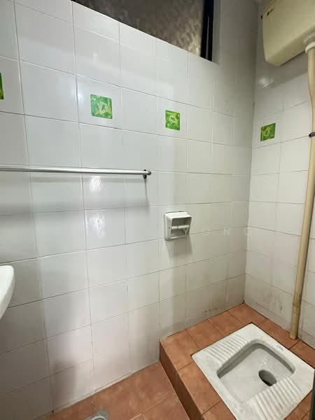 Condominium for Rent at Aloha Tower Condominium - Daniel Yong - Bathroom - PropertyGuru.com.my