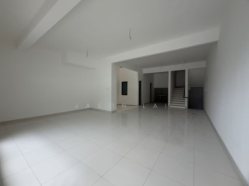 3.5-storey Terraced House for Sale in Damansara Perdana (Selangor) - Jason Lai - Living Room - PropertyGuru.com.my
