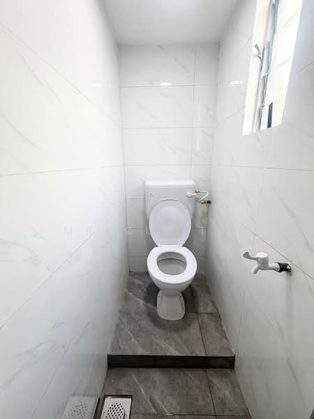 Flat for Sale at Taman Cempaka - Marcus Tey - Bathroom - PropertyGuru.com.my