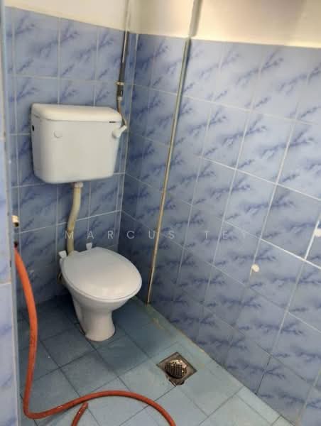 Rumah Flat untuk Dijual di Taman Cendana - Marcus Tey - Bathroom - PropertyGuru.com.my