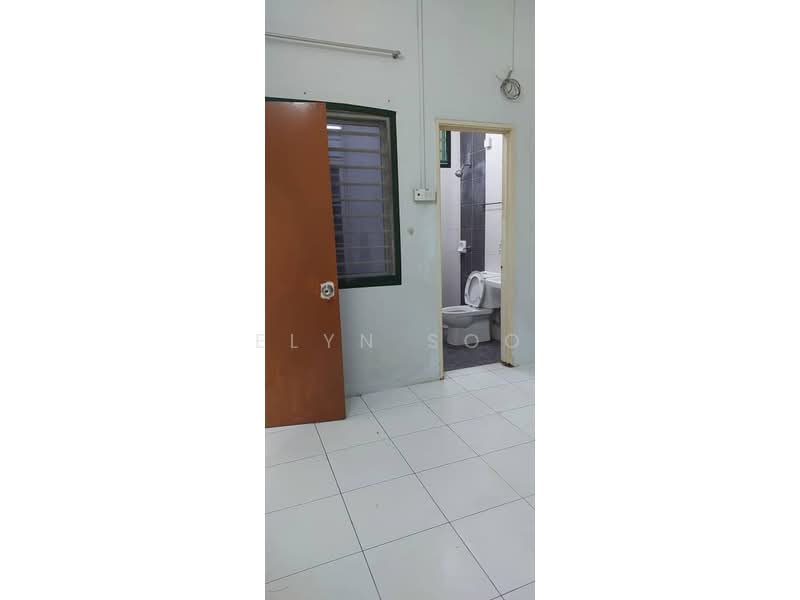 Townhouse for Sale in Bandar Saujana Putra (Tanjong Duabelas) - Elyn Soo - Bathroom - PropertyGuru.com.my