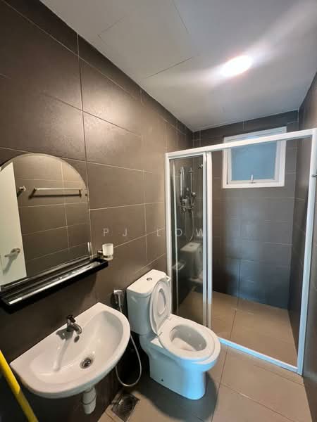 Rumah Teres 2 Tingkat untuk Dijual di Taman Desa Aman (Cheras) - PJ Low - Bathroom - PropertyGuru.com.my