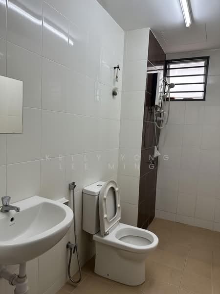 2.5-storey Terraced House for Sale in Taman Sri Rampai (Wangsa Maju) - Kelly Yong Lee Ming - Bathroom - PropertyGuru.com.my