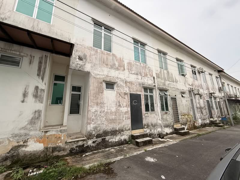 2.5-storey Terraced House for Sale in Taman Scientex Senai (Senai) - Fu Heng Chong - Exterior - PropertyGuru.com.my