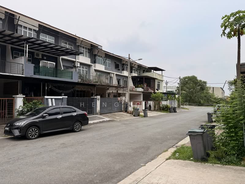 2.5-storey Terraced House for Sale in Taman Scientex Senai (Senai) - Fu Heng Chong - Exterior - PropertyGuru.com.my