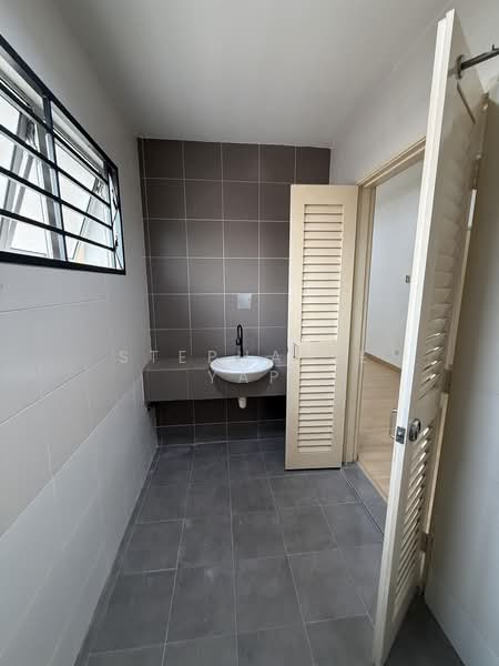 2-storey Terraced House for Rent in Kota Bayuemas (Klang) - Stephanie Yap - Bathroom - PropertyGuru.com.my