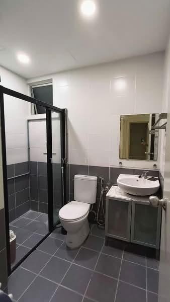 Kondominium untuk Disewa di Aman Heights Condominium - TY Tan - Bathroom - PropertyGuru.com.my