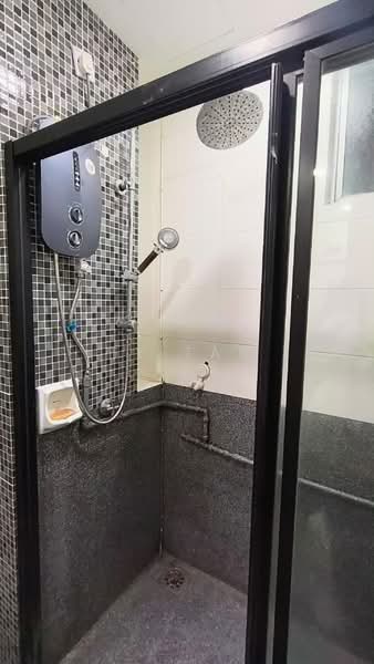 Kondominium untuk Disewa di Aman Heights Condominium - TY Tan - Bathroom - PropertyGuru.com.my