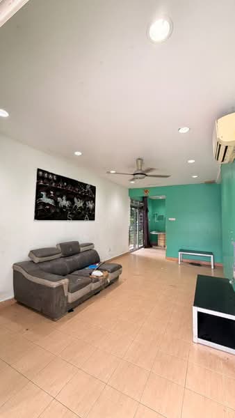 Rumah Teres 1 Tingkat untuk Dijual di Ulu Tiram (Johor) - Samuel Lee - Living Room - PropertyGuru.com.my