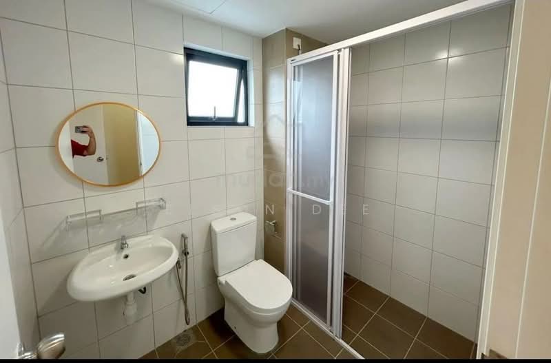 Servis Apartment untuk Disewa di Rubica @ Harbour Place - Elson Dee - Bathroom - PropertyGuru.com.my