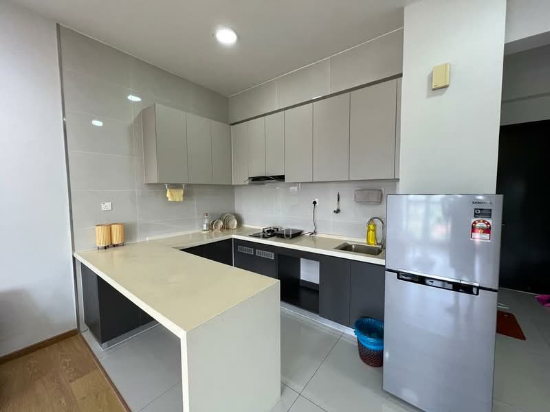 Condominium for Rent at Bay Point @ Country Garden Danga Bay - YC Fung - Kitchen - PropertyGuru.com.my