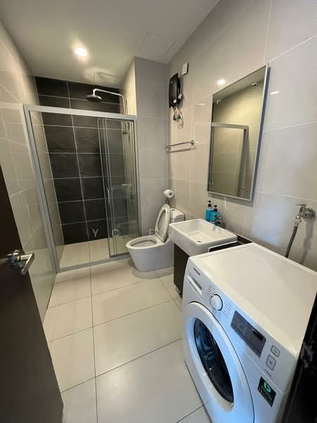 Condominium for Rent at Bay Point @ Country Garden Danga Bay - YC Fung - Bathroom - PropertyGuru.com.my