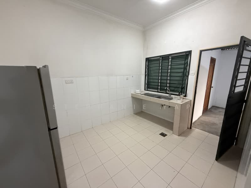 2-storey Terraced House for Sale in Kota Bayuemas (Klang) - Stephanie Yap - Kitchen - PropertyGuru.com.my
