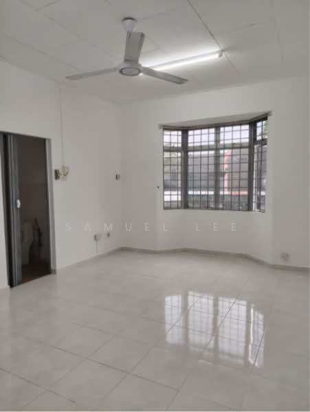 Rumah Teres 2 Tingkat untuk Disewa di Taman Molek (Johor Bahru) - Samuel Lee - Master room - PropertyGuru.com.my