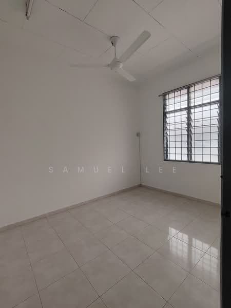 Rumah Teres 2 Tingkat untuk Disewa di Taman Molek (Johor Bahru) - Samuel Lee - Bedroom 2 - PropertyGuru.com.my