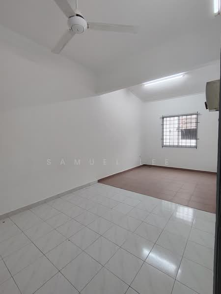 Rumah Teres 2 Tingkat untuk Disewa di Taman Molek (Johor Bahru) - Samuel Lee - Bedroom 4 - PropertyGuru.com.my