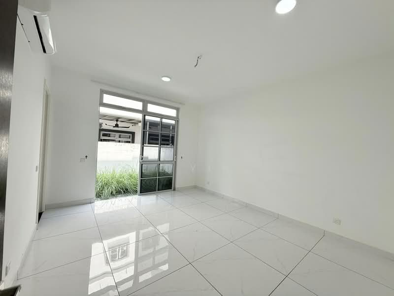 Rumah Berkembar untuk Dijual di Taman Ekoflora (Johor Bahru) - See Yin . - Living Room - PropertyGuru.com.my