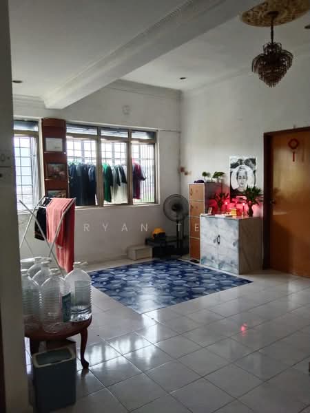 Rumah Flat untuk Dijual di Taman Bukit Desa - Ryan Tee - Living Room - PropertyGuru.com.my