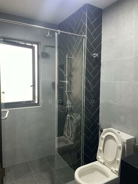 Servis Apartment untuk Disewa di Sunway Velocity TWO - Gordon Tong - Bathroom - PropertyGuru.com.my