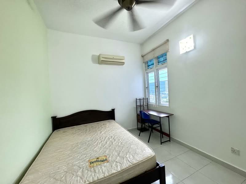 Kondominium untuk Disewa di Bayswater Resort Condominium - Alex Lim - Bedroom - PropertyGuru.com.my