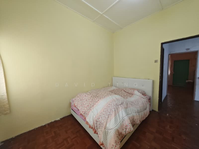 Rumah Teres 2 Tingkat untuk Dijual di Taman Universiti Indah (Seri Kembangan) - David Ting - Bedroom - PropertyGuru.com.my