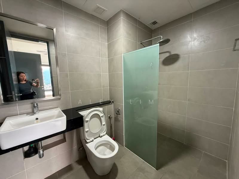 Servis Apartment untuk Disewa di Tropicana 218 Macalister - Alex Lim - Bathroom - PropertyGuru.com.my