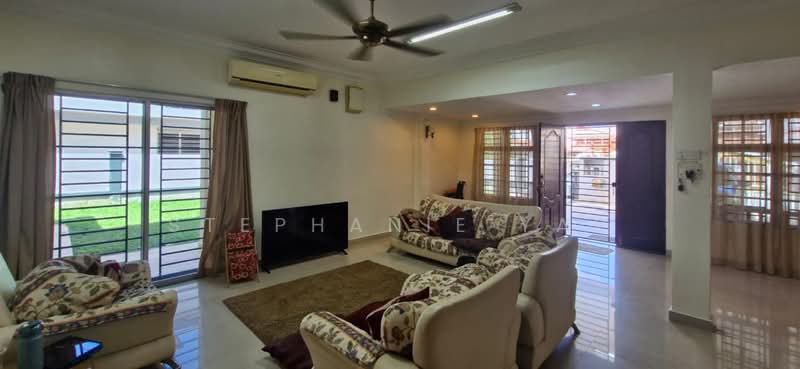 Rumah Teres untuk Disewa di Bandar Botanic (Klang) - Stephanie Yap - Living Room - PropertyGuru.com.my