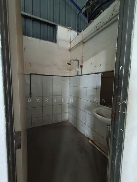 Warehouse for Rent in Rawang (Selangor) - Darren Tan - Bathroom - PropertyGuru.com.my
