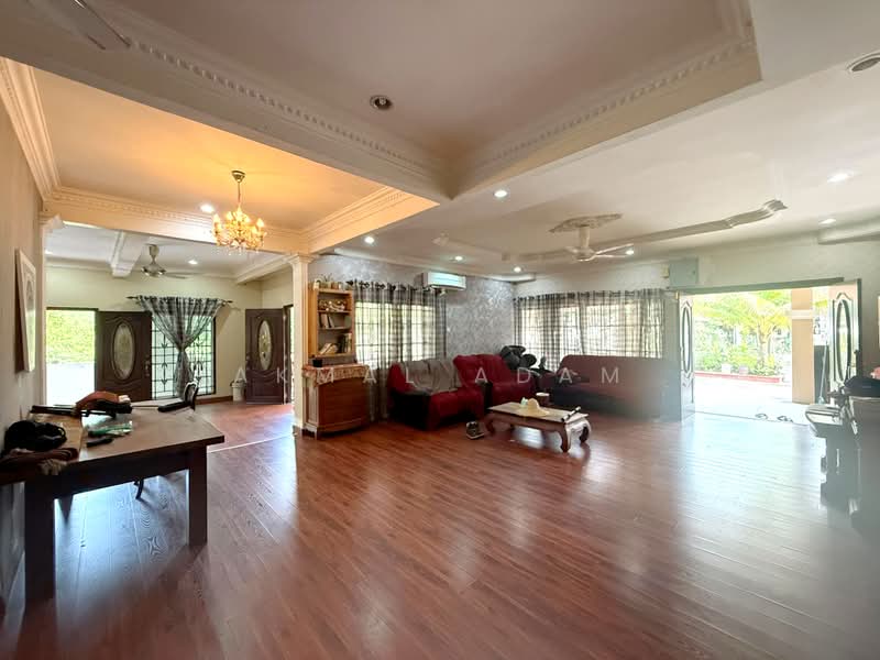 Rumah Teres 2 Tingkat untuk Dijual di Bandar Nusaputra (Puchong) - Akmal Adam - Living Room - PropertyGuru.com.my