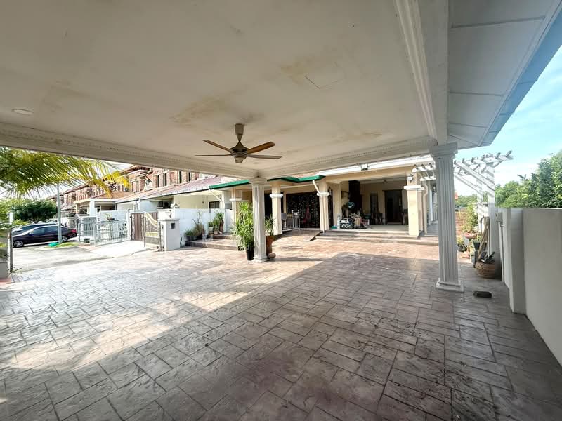 Rumah Teres 2 Tingkat untuk Dijual di Bandar Nusaputra (Puchong) - Akmal Adam - Exterior - PropertyGuru.com.my