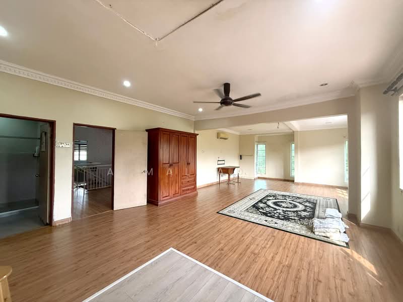 Rumah Teres 2 Tingkat untuk Dijual di Bandar Nusaputra (Puchong) - Akmal Adam - Living Room - PropertyGuru.com.my