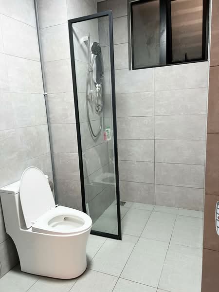 Servis Apartment untuk Disewa di Cubic Botanical - Kelvin Loo - Bathroom - PropertyGuru.com.my