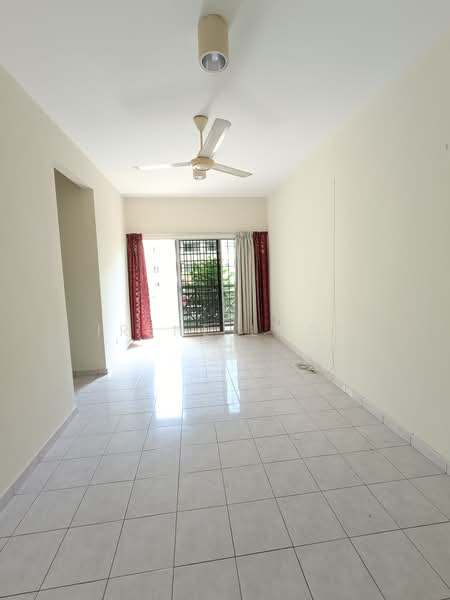 Pangsapuri untuk Dijual di Pangsapuri Sri Alpinia - Irene Looi - Living Room - PropertyGuru.com.my