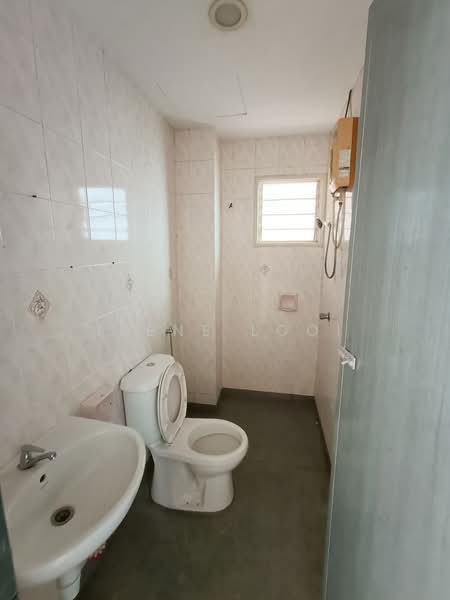 Pangsapuri untuk Dijual di Pangsapuri Sri Alpinia - Irene Looi - Bathroom - PropertyGuru.com.my