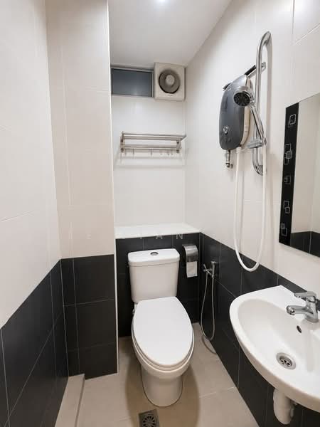 Pangsapuri untuk Disewa di Sinar Bukit Dumbar - See Jian Goh - Bathroom - PropertyGuru.com.my