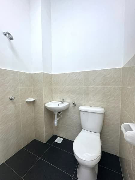 Rumah Teres 2 Tingkat untuk Disewa di Taman Pulai Mutiara (Iskandar Puteri (Nusajaya)) - Nick Low - Bathroom - PropertyGuru.com.my