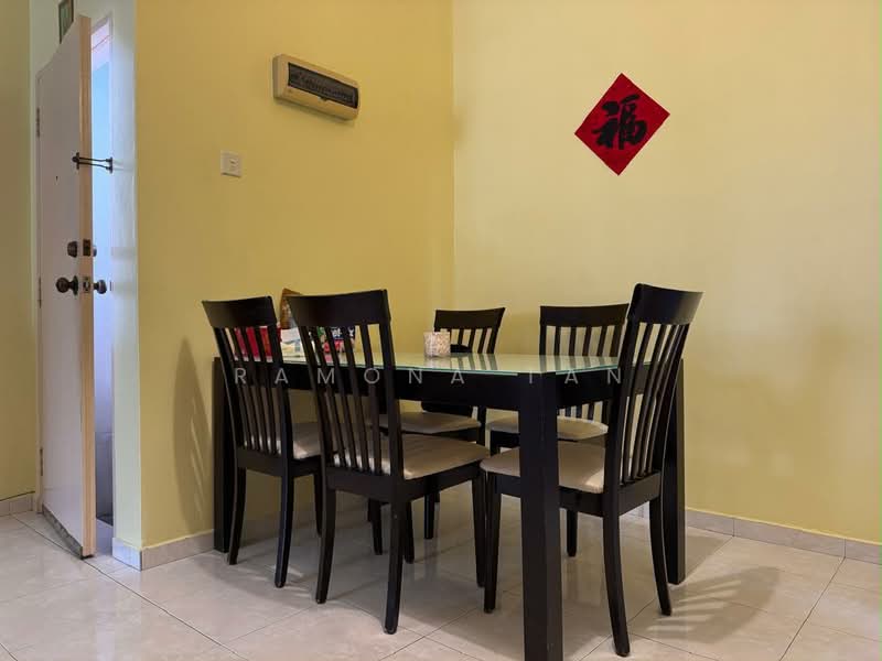 Pangsapuri untuk Dijual di Emerald Court - Ramona Tan - Dining Room - PropertyGuru.com.my