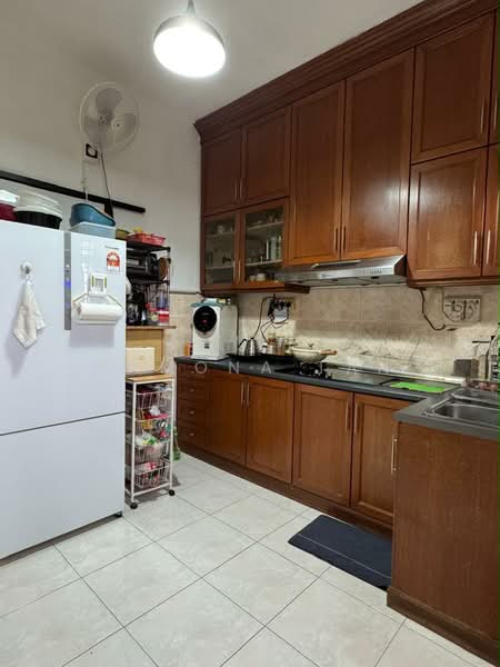 Pangsapuri untuk Dijual di Emerald Court - Ramona Tan - Kitchen - PropertyGuru.com.my