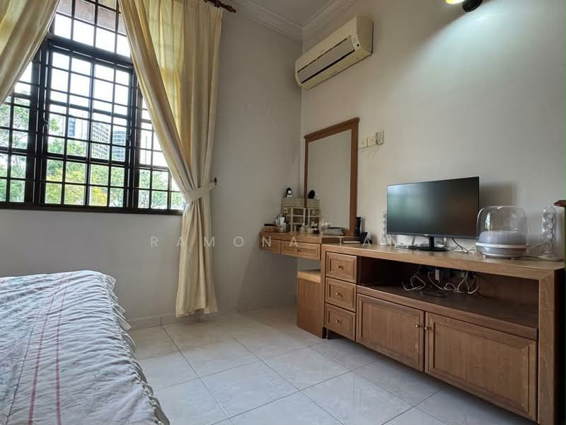 Pangsapuri untuk Dijual di Emerald Court - Ramona Tan - Bedroom - PropertyGuru.com.my