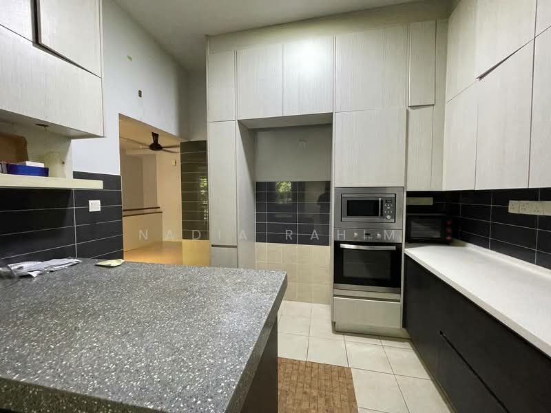 Townhouse for Rent in Sunway Damansara (Kota Damansara) - Nadia Rahim - Kitchen - PropertyGuru.com.my
