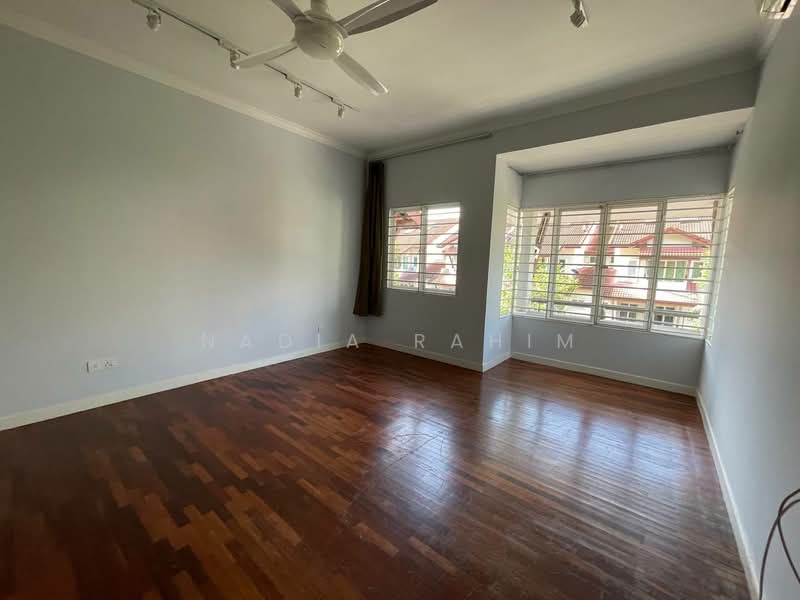 Townhouse for Rent in Sunway Damansara (Kota Damansara) - Nadia Rahim - Living Room - PropertyGuru.com.my