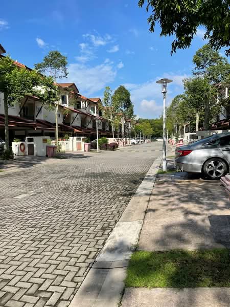 Townhouse for Rent in Sunway Damansara (Kota Damansara) - Nadia Rahim - Exterior - PropertyGuru.com.my